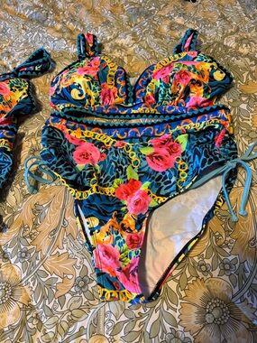 Bright Floral & Chain Print Bikini Set - Multicolor